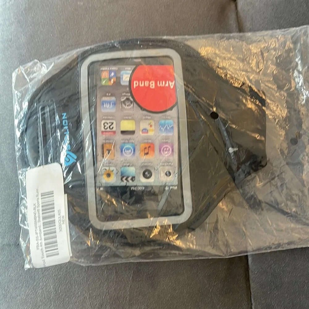 NWT cellphone arm band